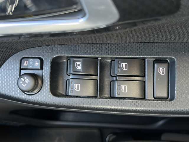 ダイハツ ムーヴ カスタム X 石川県 2018(平30)年 6.2万km ブラックマイカメタリック ワンオーナー/4WD/ケンウッドナビ(BT/AM/FM)/ワンセグTV/アイドリングストップ/ビークルスタビリティコントロール/ウィンカー付電動オート格納ドアミラー/LEDヘッドランプ/オートライト/オートエアコン/ステアリングスイッチ/運転席シートヒーター/純正ラバーフロアマット/純正ドアバイザー/純正14インチアルミホイール/キーフリーシステム/プッシュボタンスタート