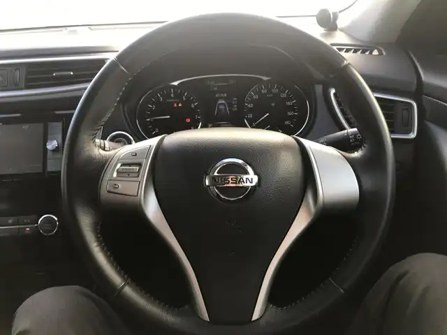 日産 エクストレイル ハイブリッド 20X エマージェンシーブレーキ 栃木県 2015(平27)年 10.9万km ブリリアントホワイトパール 株)IDOMが運営する【じしゃロン小山店】の自社ローン専用車両になります。こちらは現金またはオートローンご利用時の価格です。自社ローンご希望の方は別途その旨お申付け下さい//禁煙車/純正ワンセグナビ/（CD/DVD/AM/FMラジオ）/(Bluetooth)/スマートキー/プッシュスタート/バックカメラ/ＥＴＣ/衝突被害軽減ブレーキ/パワーバックドア/後部座席モニター/電格ミラー/パワーウインドウ/防眩ミラー/オートライト