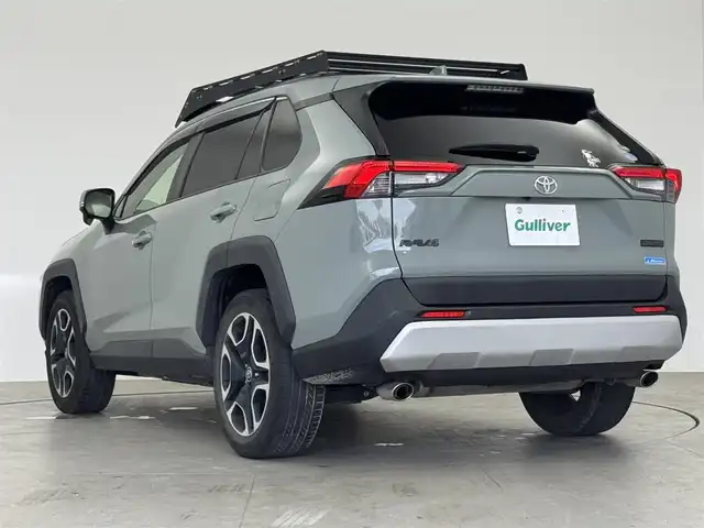 トヨタ ＲＡＶ４ アドベンチャー 愛知県 2020(令2)年 5.2万km アーバンカーキ トヨタ純正9インチディーラーオプションナビ/　　・CD/DVD/BT/フルセグ/バックカメラ/ステアリングリモコン/アダクティブクルーズコントロール/MTモード/4WD/ビルトインETC/100V充電/ドライブレコーダー/社外ルーフキャリアー/純正19インチアルミホイール/衝突軽減システム/レーンキープアシスト/オートライト/オートマチックハイビーム/ダウンヒルアシストコントロール/エアバック/　　・運転席/助手席/サイド/カーテン/スマートキー