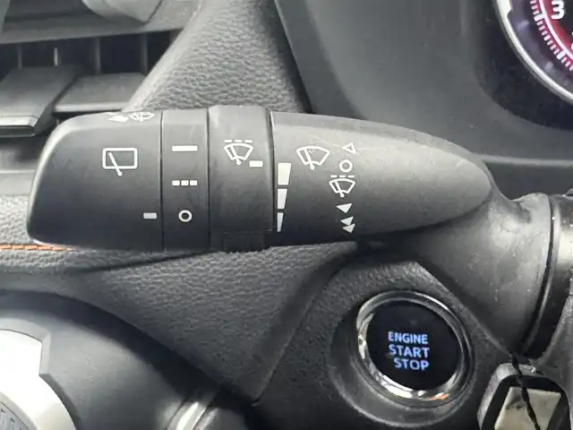 トヨタ ＲＡＶ４ アドベンチャー 愛知県 2020(令2)年 5.2万km アーバンカーキ トヨタ純正9インチディーラーオプションナビ/　　・CD/DVD/BT/フルセグ/バックカメラ/ステアリングリモコン/アダクティブクルーズコントロール/MTモード/4WD/ビルトインETC/100V充電/ドライブレコーダー/社外ルーフキャリアー/純正19インチアルミホイール/衝突軽減システム/レーンキープアシスト/オートライト/オートマチックハイビーム/ダウンヒルアシストコントロール/エアバック/　　・運転席/助手席/サイド/カーテン/スマートキー