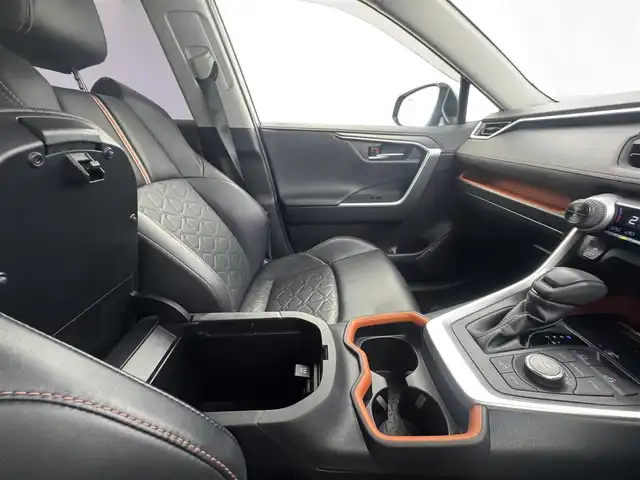トヨタ ＲＡＶ４ アドベンチャー 愛知県 2020(令2)年 5.2万km アーバンカーキ トヨタ純正9インチディーラーオプションナビ/　　・CD/DVD/BT/フルセグ/バックカメラ/ステアリングリモコン/アダクティブクルーズコントロール/MTモード/4WD/ビルトインETC/100V充電/ドライブレコーダー/社外ルーフキャリアー/純正19インチアルミホイール/衝突軽減システム/レーンキープアシスト/オートライト/オートマチックハイビーム/ダウンヒルアシストコントロール/エアバック/　　・運転席/助手席/サイド/カーテン/スマートキー