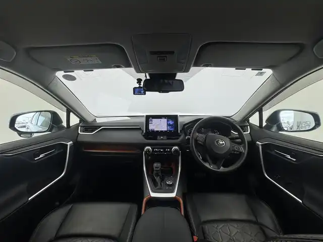 トヨタ ＲＡＶ４ アドベンチャー 愛知県 2020(令2)年 5.2万km アーバンカーキ トヨタ純正9インチディーラーオプションナビ/　　・CD/DVD/BT/フルセグ/バックカメラ/ステアリングリモコン/アダクティブクルーズコントロール/MTモード/4WD/ビルトインETC/100V充電/ドライブレコーダー/社外ルーフキャリアー/純正19インチアルミホイール/衝突軽減システム/レーンキープアシスト/オートライト/オートマチックハイビーム/ダウンヒルアシストコントロール/エアバック/　　・運転席/助手席/サイド/カーテン/スマートキー