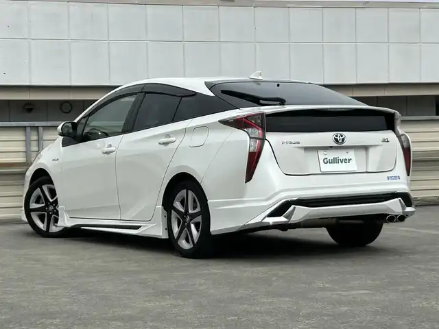 トヨタ プリウス S ツーリングセレクション 静岡県 2016(平28)年 6.8万km ホワイトパールクリスタルシャイン 純正７インチＳＤナビ/フルセグＴＶ/ＤＶＤ再生/ＢＴオーディオ/バックカメラ/前方ドラレコ/革巻ステアリング/ステアリングスイッチ/合皮シート/シートヒーター/ビルトインＥＴＣ２．０/エアロ付 FSR/電動格納ミラー/ウインカーミラー/純正１７インチＡＷ