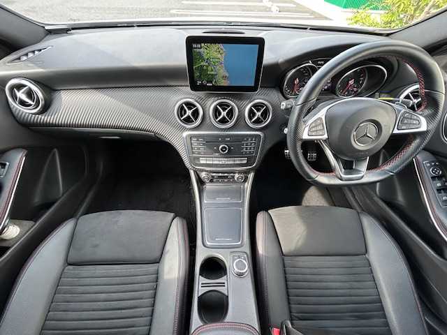 メルセデス・ベンツ Ａ１８０ スポーツ 茨城県 2017(平29)年 5.4万km 白 ブラインドスポットモニター　/純正ナビ　/純正アルミホイール　/バックカメラ　/ドライブレコーダー　/パワーシート　/シートヒーター　/オールオートパワーウィンドウ　/アイドリングストップ　/ＬＥＤ　/ＥＴＣ