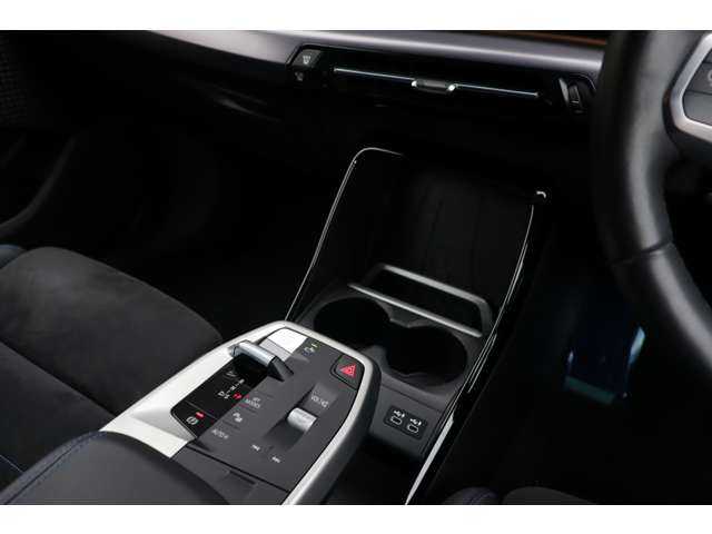 ＢＭＷ ＢＭＷ ２１８ｄ アクティブツアラー Mスポーツ 大分県 2022(令4)年 4.9万km アルピンホワイトⅢ 保証書/取扱説明書/スペアキー1本/アダクティブクルーズコントロール/ブラインドスポットモニター/パーキングディスタンスコントロール/自動駐車システム/自動発進システム/ハーフレザーシート/パワーシート（D/N席）/シートヒーター（D/N席）/ヘッドアップディスプレイ/社外前後ドライブレコーダー（ZDR035）/ワイヤレス充電/パドルシフト/純正ナビ/CarPlay/純正フロアマット/純正LEDライト/純正18インチアルミホイール