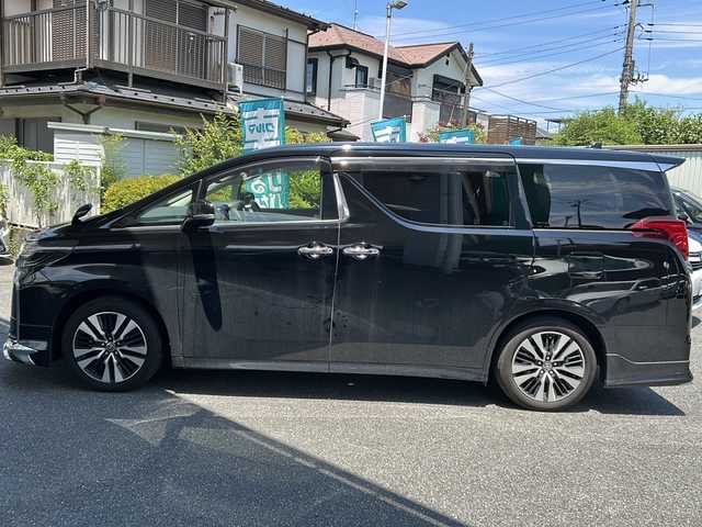 トヨタ アルファード S Cパッケージ 埼玉県 2023(令5)年 2.6万km ブラック ワンオーナー/トヨタセーフティセンス/ ・プリクラッシュセーフティ/ ・レーントレーシングアシスト/ ・レーダークルーズコントロール/ ・レーンディパーチャーアラート/ ・オートマチックハイビーム/ ・先行車発進アラーム/MODELLISTAエアロ/サンルーフ/純正オーディオディスプレイナビゲーション/AM/FM/BT/バックカメラ/ビルトインＥＴＣ/社外前後ドライブレコーダー(TZ-DR210)/両側パワースライドドア/運転席メモリーシート/ステアリングヒーター/ＬＥＤヘッドライト/フォグランプ/ドアバイザー/スペアキー１ヶ/保証書/取扱説明書