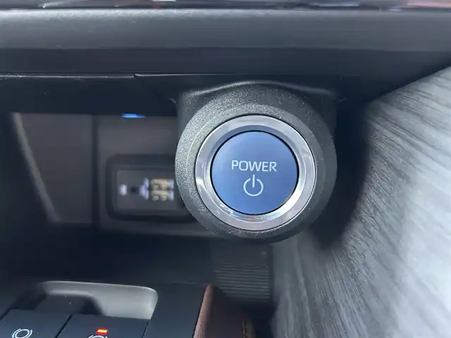 トヨタ ハリアー ハイブリッド G 岡山県 2020(令2)年 4.7万km プレシャスブラックパール 8インチディプレイオーディオ/Bluetooth、Apple Carplay/Android Auto、AM、FM/デジタルインナーミラー（前後録画機能付き）/ビルトインETC/運転席パワーシート/パワーバックドア/電動パーキングブレーキ/ブレーキホールド/トヨタセーフティセンス/・プリクラッシュセーフティ/・レーントレーシングアシスト/・レーダークルーズコントロール/・アダブティブハイビームシステム/・ロードサインアシスト/パーキングサポートブレーキ/先行車発進告知機能/車両接近通報装置