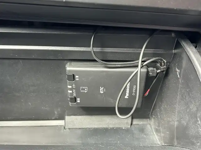 トヨタ カローラ フィールダー 1．5G ダブルバイビー 石川県 2018(平30)年 6.8万km ブラックマイカ ワンオーナー/SDナビ/フルセグテレビ/ETC/プッシュスタート/スマートキー/ドアバイザー/LEDヘッドライト/コーナーセンサー/オートライト/オートマチックハイビーム/アイドリングストップ