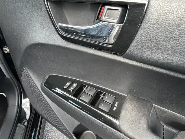 トヨタ カローラ フィールダー 1．5G ダブルバイビー 石川県 2018(平30)年 6.8万km ブラックマイカ ワンオーナー/SDナビ/フルセグテレビ/ETC/プッシュスタート/スマートキー/ドアバイザー/LEDヘッドライト/コーナーセンサー/オートライト/オートマチックハイビーム/アイドリングストップ