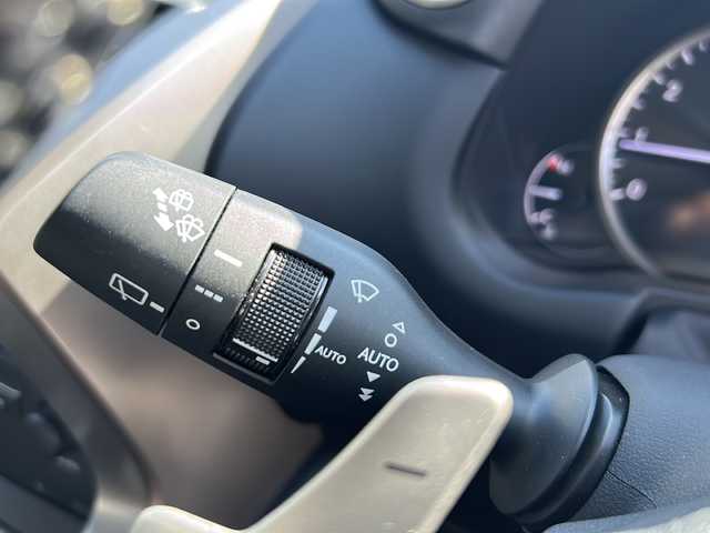 レクサス ＮＸ 200t Iパッケージ 青森県 2015(平27)年 9.3万km ソニッククォーツ ・4WD/・サンルーフ/・純正メーカーナビ/・Bluetooth/・フルセグ/・リアカメラ/・衝突軽減ブレーキ/・レーンキープアシスト/・レーダークルーズコントロール/・パワーバックドア/・ハーフレザーシート/・シートヒーター/・純正18AW/・純正LEDヘッドライト/・オートマチックハイビーム/・カーテンエアバック/・スマートキー/・保証書・取説あり