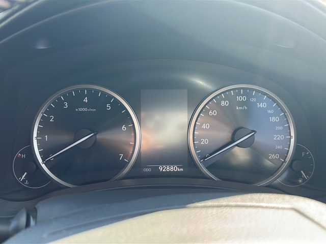 レクサス ＮＸ 200t Iパッケージ 青森県 2015(平27)年 9.3万km ソニッククォーツ ・4WD/・サンルーフ/・純正メーカーナビ/・Bluetooth/・フルセグ/・リアカメラ/・衝突軽減ブレーキ/・レーンキープアシスト/・レーダークルーズコントロール/・パワーバックドア/・ハーフレザーシート/・シートヒーター/・純正18AW/・純正LEDヘッドライト/・オートマチックハイビーム/・カーテンエアバック/・スマートキー/・保証書・取説あり