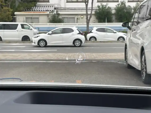 メルセデス・ベンツ Ｍ・ベンツ Ａ２００ｄ セダン AMGライン 兵庫県 2022(令4)年 2.4万km デジタルホワイト ・法人ワンオーナー/・ナビゲーションパッケージ（MBUX）//Mercedes me connectナビ//フルセグTV/BT/USB//トラフィックサインアシスト//アクティブステアリングアシスト//アクティブレーンチェンジングアシスト//アクティブエマージェンシーストップアシスト/・AMGライン//AMGスタイリングパッケージ//Mercedes Benzロゴ付ブレーキキャリパー//レザーDINAMICAシート（レッドステッチ）//18インチAMG　5スポークAW//マルチビームLEDヘッドライト//アダプティブハイビームアシストプラス/・アドバンスドパッケージ//360度カメラシステム//ヘッドアップディスプレイ//アドバンスドサウンドシステム/・前席電動/ヒーター/・ステアリングリモコン/・パークトロニック/・アクティブディスタンスアシスト・ディストロニック/・アクティブブレーキアシスト/・PRE-SAFE/・ブラインドスポットアシスト/・アテンションアシスト/・ワイヤレスチャージング/・ETC/・ドライブレコーダー（前）/・R5/6年ヤナセ点検記録簿