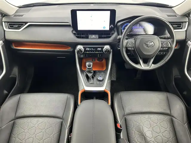 トヨタ ＲＡＶ４ アドベンチャー 大阪府 2023(令5)年 4万km アティチュードブラックマイカ 寒冷地仕様/サンルーフ/純正メーカーナビ/【AM/FM/Bluetooth/フルセグTV】/パノラミックビューモニター/ドラレコ内臓型デジタルインナーミラー/パワーバックドア/ステアリングヒーター/ウインドシールドデアイサー/D席シートメモリ/D/N席シートヒーター/D/N席エアシート/黒革シート/ダウンヒルアシストコントロール/マルチテレインセレクト/オートライト/トヨタセーフティセンス/・プリクラッシュセーフティ/・レーントレーシングアシスト/・レーダークルーズコントロール/・オートマチックハイビーム/・ロードサインアシスト/・パーキングサポートブレーキ/・ブラインドスポットモニター/・先行車発進お知らせ機能/・前後コーナーセンサー/純正19インチAW/純正フロアマット/リアクロストラフィックアラート/オートブレーキホールド/電装パーキングブレーキ/USBタイプC×4