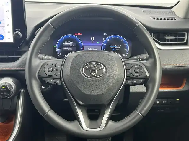 トヨタ ＲＡＶ４ アドベンチャー 大阪府 2023(令5)年 4万km アティチュードブラックマイカ 寒冷地仕様/サンルーフ/純正メーカーナビ/【AM/FM/Bluetooth/フルセグTV】/パノラミックビューモニター/ドラレコ内臓型デジタルインナーミラー/パワーバックドア/ステアリングヒーター/ウインドシールドデアイサー/D席シートメモリ/D/N席シートヒーター/D/N席エアシート/黒革シート/ダウンヒルアシストコントロール/マルチテレインセレクト/オートライト/トヨタセーフティセンス/・プリクラッシュセーフティ/・レーントレーシングアシスト/・レーダークルーズコントロール/・オートマチックハイビーム/・ロードサインアシスト/・パーキングサポートブレーキ/・ブラインドスポットモニター/・先行車発進お知らせ機能/・前後コーナーセンサー/純正19インチAW/純正フロアマット/リアクロストラフィックアラート/オートブレーキホールド/電装パーキングブレーキ/USBタイプC×4