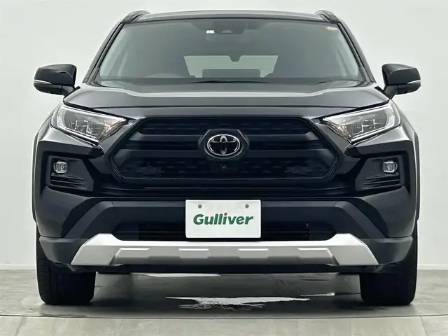 トヨタ ＲＡＶ４ アドベンチャー 大阪府 2023(令5)年 4万km アティチュードブラックマイカ 寒冷地仕様/サンルーフ/純正メーカーナビ/【AM/FM/Bluetooth/フルセグTV】/パノラミックビューモニター/ドラレコ内臓型デジタルインナーミラー/パワーバックドア/ステアリングヒーター/ウインドシールドデアイサー/D席シートメモリ/D/N席シートヒーター/D/N席エアシート/黒革シート/ダウンヒルアシストコントロール/マルチテレインセレクト/オートライト/トヨタセーフティセンス/・プリクラッシュセーフティ/・レーントレーシングアシスト/・レーダークルーズコントロール/・オートマチックハイビーム/・ロードサインアシスト/・パーキングサポートブレーキ/・ブラインドスポットモニター/・先行車発進お知らせ機能/・前後コーナーセンサー/純正19インチAW/純正フロアマット/リアクロストラフィックアラート/オートブレーキホールド/電装パーキングブレーキ/USBタイプC×4
