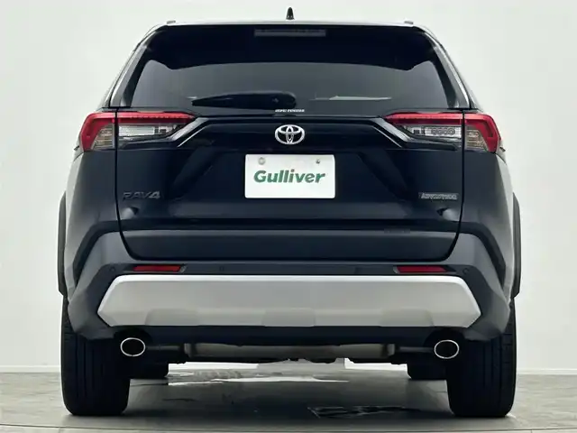 トヨタ ＲＡＶ４ アドベンチャー 大阪府 2023(令5)年 4万km アティチュードブラックマイカ 寒冷地仕様/サンルーフ/純正メーカーナビ/【AM/FM/Bluetooth/フルセグTV】/パノラミックビューモニター/ドラレコ内臓型デジタルインナーミラー/パワーバックドア/ステアリングヒーター/ウインドシールドデアイサー/D席シートメモリ/D/N席シートヒーター/D/N席エアシート/黒革シート/ダウンヒルアシストコントロール/マルチテレインセレクト/オートライト/トヨタセーフティセンス/・プリクラッシュセーフティ/・レーントレーシングアシスト/・レーダークルーズコントロール/・オートマチックハイビーム/・ロードサインアシスト/・パーキングサポートブレーキ/・ブラインドスポットモニター/・先行車発進お知らせ機能/・前後コーナーセンサー/純正19インチAW/純正フロアマット/リアクロストラフィックアラート/オートブレーキホールド/電装パーキングブレーキ/USBタイプC×4