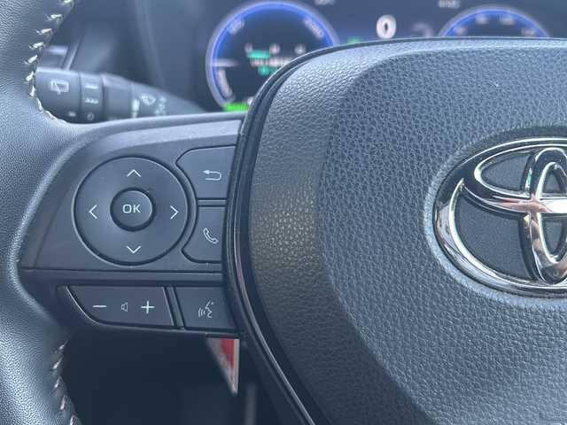 トヨタ カローラツーリング ハイブリッド ダブルバイビー 鳥取県 2023(令5)年 2.4万km アティチュードブラックマイカ ワンオーナー/9インチディスプレイオーディオ/TOYOTAｃｏｎｎｅｃｔ/メモリナビ/フルセグＴＶ/バックカメラ/Ｂｌｕｅｔｏｏｔｈ　ＵＳＢ/Toyota Safety Sense/全車速追従機能付レーダークルーズコントロール/レーンキープアラート/コーナーセンサー/オートホールド/パーキングサポートブレーキ/スペアキー/ＥＴＣ２．０/レザテックシート/リヤスポイラー/１７インチＡＷ/オートハイビーム/Bi-Beam LEDヘッドランプ/バイビームLEDヘッドランプ/LEDクリアランスランプ/LEDフロントフォグランプ/フロアマット/ドアバイザー/ライトレベライザー/新車保証書/取扱説明書