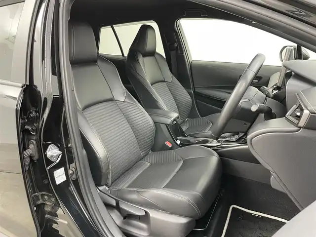 トヨタ カローラツーリング ハイブリッド ダブルバイビー 岡山県 2023(令5)年 2.5万km アティチュードブラックマイカ 純正10.5インチディスプレイオーディオ/【ナビ/Bluetooth/フルセグTV/Carplay/USB接続】/バックカメラ/100V電源/ビルトインETC2.0/LEDヘッドライト/オートハイビーム/オートライト/フォグランプ/オートブレーキホールド/ブラインドスポットモニター/レーダークルーズコントロール/ハーフレザーシート/純正17インチアルミホイール/ドアバイザー/プッシュスタート/スマートキー×2