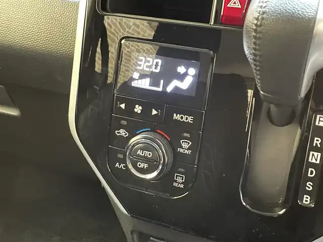 トヨタ タンク カスタムG 岩手県 2019(令1)年 9.4万km ブラックマイカメタリック ４WD/両側パワースライドドア/スマートアシスト３/クルーズコントロール/コーナーセンサー/衝突回避支援ブレーキ/車線逸脱警報/誤発進抑制機能/先行車発信お知らせ機能/オートハイビーム/横滑り防止装置/アイドリングストップ/純正ナビ/ステアリングスイッチ/ワンセグTV/バックカメラ/ETC/LEDヘッドランプ/LEDフォグランプ/ロールサンシェード/純正14インチアルミホイール