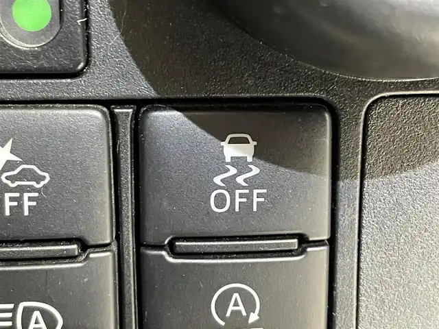 トヨタ タンク カスタムG 岩手県 2019(令1)年 9.4万km ブラックマイカメタリック ４WD/両側パワースライドドア/スマートアシスト３/クルーズコントロール/コーナーセンサー/衝突回避支援ブレーキ/車線逸脱警報/誤発進抑制機能/先行車発信お知らせ機能/オートハイビーム/横滑り防止装置/アイドリングストップ/純正ナビ/ステアリングスイッチ/ワンセグTV/バックカメラ/ETC/LEDヘッドランプ/LEDフォグランプ/ロールサンシェード/純正14インチアルミホイール