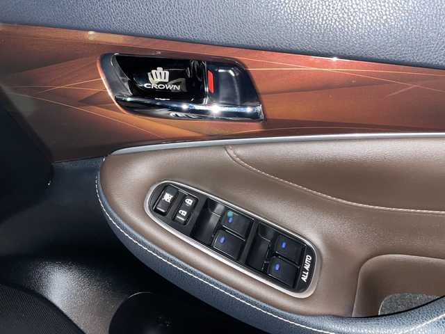 トヨタ クラウン ロイヤル ロイヤルサルーン i－Four 岩手県 2013(平25)年 9.1万km シルバーM 寒冷地仕様　純正メーカーナビ　バックＣ　フルセグ　ＤＶＤ再生　ＢＴ　ドアカーテシランプ　電動シート　ＧＰＳレーダー　ドラレコ　クルコン　オートＬＥＤライト　ＦＲフォグ　ヒーター付電格ミラー　ｎａｎｏｅ