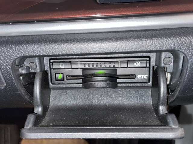 トヨタ クラウン ロイヤル ロイヤルサルーン i－Four 岩手県 2013(平25)年 9.1万km シルバーM 寒冷地仕様　純正メーカーナビ　バックＣ　フルセグ　ＤＶＤ再生　ＢＴ　ドアカーテシランプ　電動シート　ＧＰＳレーダー　ドラレコ　クルコン　オートＬＥＤライト　ＦＲフォグ　ヒーター付電格ミラー　ｎａｎｏｅ