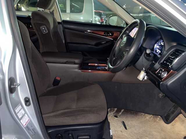 トヨタ クラウン ロイヤル ロイヤルサルーン i－Four 岩手県 2013(平25)年 9.1万km シルバーM 寒冷地仕様　純正メーカーナビ　バックＣ　フルセグ　ＤＶＤ再生　ＢＴ　ドアカーテシランプ　電動シート　ＧＰＳレーダー　ドラレコ　クルコン　オートＬＥＤライト　ＦＲフォグ　ヒーター付電格ミラー　ｎａｎｏｅ