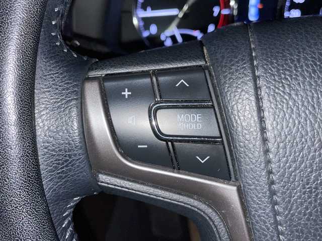 トヨタ クラウン ロイヤル ロイヤルサルーン i－Four 岩手県 2013(平25)年 9.1万km シルバーM 寒冷地仕様　純正メーカーナビ　バックＣ　フルセグ　ＤＶＤ再生　ＢＴ　ドアカーテシランプ　電動シート　ＧＰＳレーダー　ドラレコ　クルコン　オートＬＥＤライト　ＦＲフォグ　ヒーター付電格ミラー　ｎａｎｏｅ