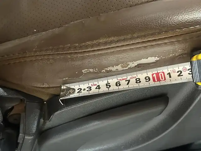 クライスラー・ジープ ジープ チェロキー サン&ホイール 道央・札幌 2012(平24)年 13.1万km 茶Ｍ ３０台限定車(Jeep　Cherokee sun & wheel)/限定カラー（キャニオンブラウンパールコート）/特殊形状ルーフ/パナソニック製メモリナビ/(BT、USB、フルセグTV、DVD、CD)/バックカメラ/ACC/オートライト/ETC/レザーシート、シートヒーター/サマータイヤ４本積込み(ゴムのみ)