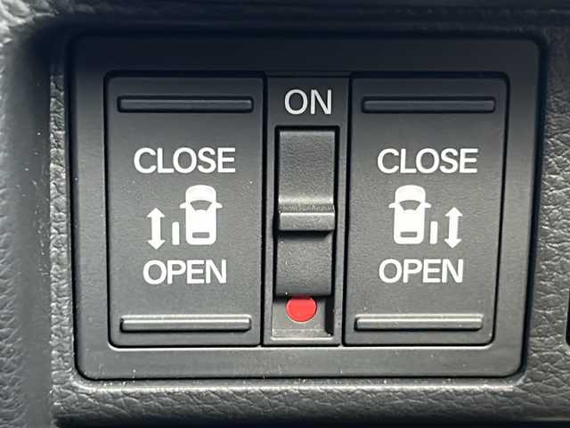 ホンダ ステップワゴン スパーダ eHEV 三重県 2022(令4)年 4.6万km クリスタルブラックパール 禁煙/純正11.4型ナビ/全方位カメラ/BSM/前後コーナーセンサー/前後ドラレコ/ビルトインETC/スペアキー/前後シートヒーター/ハーフレザーシート/両側パワースライドドア/パワーバックドア/USB.タイプC給電/レーダー探知機/ACCPCS/レーンキープアシスト/革巻きステアリング/ステアリングスイッチ/パドルシフト/LEDオートライト/オートマチックハイビーム/電動格納ミラー/純正フロアマット