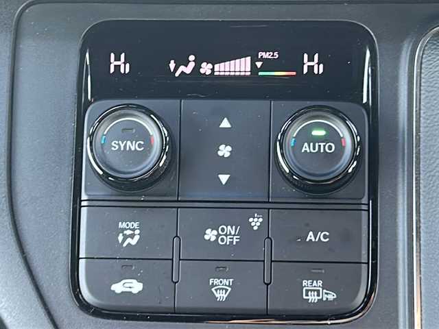 ホンダ ステップワゴン スパーダ eHEV 三重県 2022(令4)年 4.6万km クリスタルブラックパール 禁煙/純正11.4型ナビ/全方位カメラ/BSM/前後コーナーセンサー/前後ドラレコ/ビルトインETC/スペアキー/前後シートヒーター/ハーフレザーシート/両側パワースライドドア/パワーバックドア/USB.タイプC給電/レーダー探知機/ACCPCS/レーンキープアシスト/革巻きステアリング/ステアリングスイッチ/パドルシフト/LEDオートライト/オートマチックハイビーム/電動格納ミラー/純正フロアマット