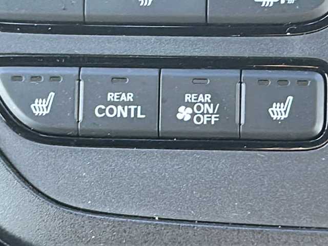 ホンダ ステップワゴン スパーダ eHEV 三重県 2022(令4)年 4.6万km クリスタルブラックパール 禁煙/純正11.4型ナビ/全方位カメラ/BSM/前後コーナーセンサー/前後ドラレコ/ビルトインETC/スペアキー/前後シートヒーター/ハーフレザーシート/両側パワースライドドア/パワーバックドア/USB.タイプC給電/レーダー探知機/ACCPCS/レーンキープアシスト/革巻きステアリング/ステアリングスイッチ/パドルシフト/LEDオートライト/オートマチックハイビーム/電動格納ミラー/純正フロアマット