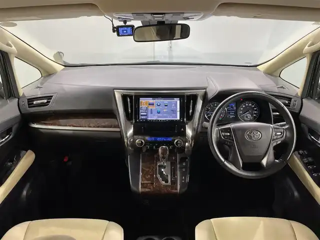 トヨタ アルファード X 愛知県 2019(令1)年 5.3万km ブラック ＡＬＰＩＮＥ９インチナビ/両側パワースライドドア/フリップダウンモニター/レーダークルーズコントロール/衝突軽減ブレーキ/クリアランスソナー/車線逸脱警報/電動パーキングブレーキ/ブレーキホールド/バックカメラ/前後ドライブレコーダー/ビルトインＥＴＣ/アクセサリーソケット/ダブルゾーン/ISOFIX/LEDヘッドライト/オートハイビーム/純正16インチアルミホイール