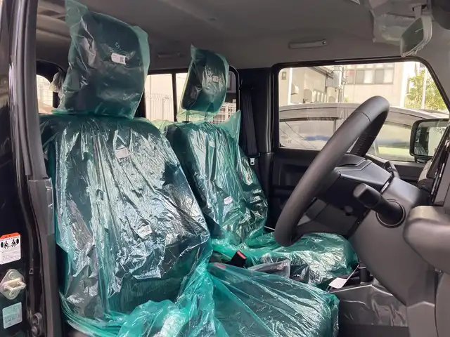 スズキ ジムニー ノマド FC 福岡県 2025(令7)年 0.1千km 黒 登録時走行100キロ未満/ワンオーナー/レーダークルーズコントロール/前席シートヒーター/パートタイム４WD /衝突軽減ブレーキ/コーナーセンサー/プッシュスタート/ウインカーミラー/アイドリングストップ/ステアリングスイッチ/純正15インチアルミホイール/スペアキー×1/取扱説明書/保証書