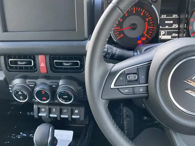 スズキ ジムニー ノマド FC 福岡県 2025(令7)年 0.1千km 黒 登録時走行100キロ未満/ワンオーナー/レーダークルーズコントロール/前席シートヒーター/パートタイム４WD /衝突軽減ブレーキ/コーナーセンサー/プッシュスタート/ウインカーミラー/アイドリングストップ/ステアリングスイッチ/純正15インチアルミホイール/スペアキー×1/取扱説明書/保証書