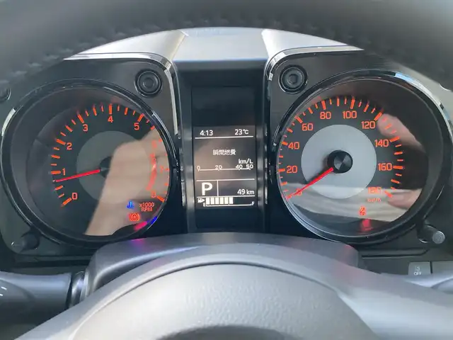 スズキ ジムニー ノマド FC 福岡県 2025(令7)年 0.1千km 黒 登録時走行100キロ未満/ワンオーナー/レーダークルーズコントロール/前席シートヒーター/パートタイム４WD /衝突軽減ブレーキ/コーナーセンサー/プッシュスタート/ウインカーミラー/アイドリングストップ/ステアリングスイッチ/純正15インチアルミホイール/スペアキー×1/取扱説明書/保証書