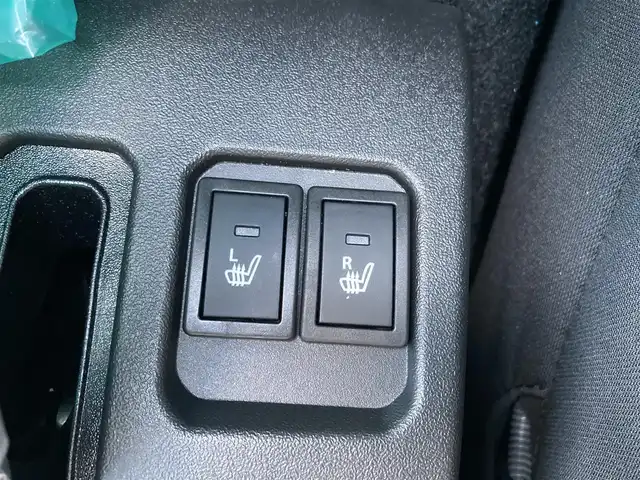 スズキ ジムニー ノマド FC 福岡県 2025(令7)年 0.1千km 黒 登録時走行100キロ未満/ワンオーナー/レーダークルーズコントロール/前席シートヒーター/パートタイム４WD /衝突軽減ブレーキ/コーナーセンサー/プッシュスタート/ウインカーミラー/アイドリングストップ/ステアリングスイッチ/純正15インチアルミホイール/スペアキー×1/取扱説明書/保証書