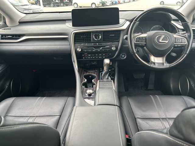 レクサス ＲＸ 450hL 大阪府 2020(令2)年 6.8万km ソニッククォーツ 純正12，3インチナビ/パノラミックビューモニター/４WD/寒冷地仕様/前後ドライブレコーダー/ムーンルーフ/HUD/BSM/ETC2.0 /レーダークルーズコントロール/パワーバックドア/パドルシフト/前後メモリーパワーシート/シートヒーター/エアシート/ステアリングヒーター/置くだけ充電/LEDヘッド/純正20インチAW/保証書・取説・ナビ取説・キロクボ/スペアキー・カードキー