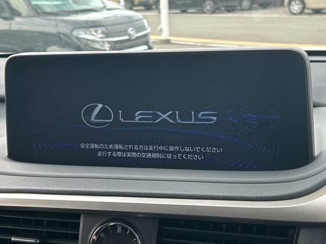 レクサス ＲＸ 450hL 大阪府 2020(令2)年 6.8万km ソニッククォーツ 純正12，3インチナビ/パノラミックビューモニター/４WD/寒冷地仕様/前後ドライブレコーダー/ムーンルーフ/HUD/BSM/ETC2.0 /レーダークルーズコントロール/パワーバックドア/パドルシフト/前後メモリーパワーシート/シートヒーター/エアシート/ステアリングヒーター/置くだけ充電/LEDヘッド/純正20インチAW/保証書・取説・ナビ取説・キロクボ/スペアキー・カードキー