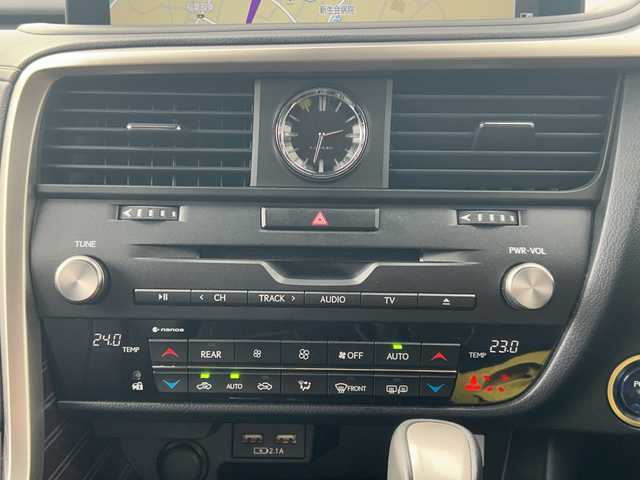 レクサス ＲＸ 450hL 大阪府 2020(令2)年 6.8万km ソニッククォーツ 純正12，3インチナビ/パノラミックビューモニター/４WD/寒冷地仕様/前後ドライブレコーダー/ムーンルーフ/HUD/BSM/ETC2.0 /レーダークルーズコントロール/パワーバックドア/パドルシフト/前後メモリーパワーシート/シートヒーター/エアシート/ステアリングヒーター/置くだけ充電/LEDヘッド/純正20インチAW/保証書・取説・ナビ取説・キロクボ/スペアキー・カードキー