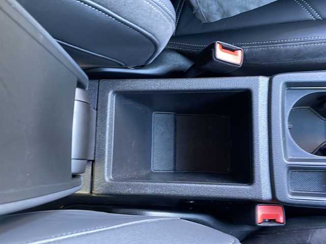 アウディ Ｑ３ 35TFSI Sライン 愛知県 2023(令5)年 3.3万km デイトナグレーパールエフェクト ・禁煙車/・純正10.1インチMMIナビゲーション/・Bluetooth/USB/・バックカメラ/サラウンドビューカメラ/・ETC2.0/・前後ドライブレコーダー/・アウディプレセンスフロント/・衝突軽減ブレーキ/・レーン逸脱警告/・サイドアシスト/・アダプティブクルーズコントロール/・パーキングエイド（コーナーセンサー）/・リヤクロストラフィックアシスト/・ハイビームアシスト/・コンビニエンス&アシスタンスパッケージ/・ブラックスタイリングパッケージ/・純正19インチ20スポークアルミホイール/・インテリアライト/・前席パワーシート/シートヒーター/・純正フロアマット/・LEDオートライト/・電動格納ミラーウィンカー/・ルーフレール/・取扱説明書/新車保証書