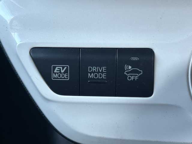 トヨタ プリウス S ツーリングセレクション 大阪府 2018(平30)年 5.1万km アティチュードブラックマイカ ALPINEナビ(BT/フルセグ/DVD)/ABS/横滑り防止装置/盗難防止装置/レザーシート/シートヒーター/ETC/LEDヘッドライト/オートライト/オートマチックハイビーム/ドライブレコーダー/純正アルミホイール/社外フロアマット/スマートキー/エンジンスタートボタン