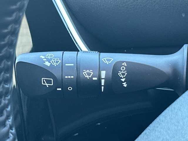 トヨタ プリウス S ツーリングセレクション 大阪府 2018(平30)年 5.1万km アティチュードブラックマイカ ALPINEナビ(BT/フルセグ/DVD)/ABS/横滑り防止装置/盗難防止装置/レザーシート/シートヒーター/ETC/LEDヘッドライト/オートライト/オートマチックハイビーム/ドライブレコーダー/純正アルミホイール/社外フロアマット/スマートキー/エンジンスタートボタン