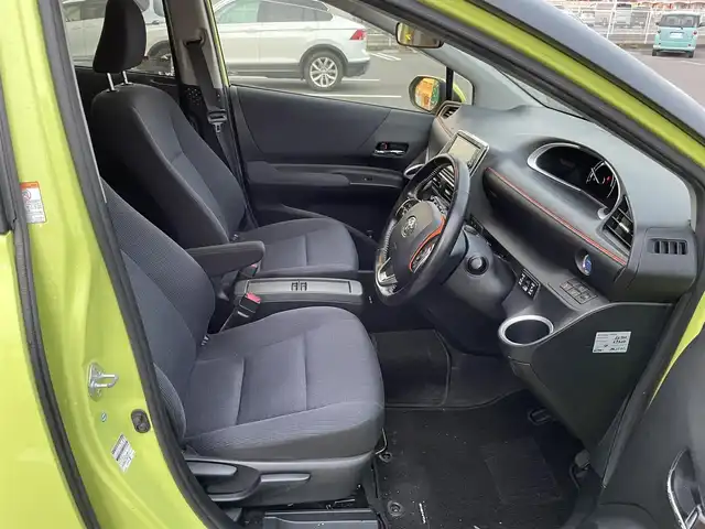 トヨタ シエンタ ハイブリッド G 岡山県 2016(平28)年 6.4万km エアーイエロー 純正ナビ/フルセグTV、CD、Bluetooth、AM、FM/ETC/ドライブレコーダー/両側パワースライドドア/トヨタセーフティセンス/・レーンディパーチャーアラート/・プリクラッシュセーフティ/・オートマチックハイビーム/横滑り防止装置/EV/ECOモード/バックカメラ/プッシュスタート/スマートキー/スペアキー/LEDライト/純正アルミホイール/純正フロアマット/衝突軽減システム