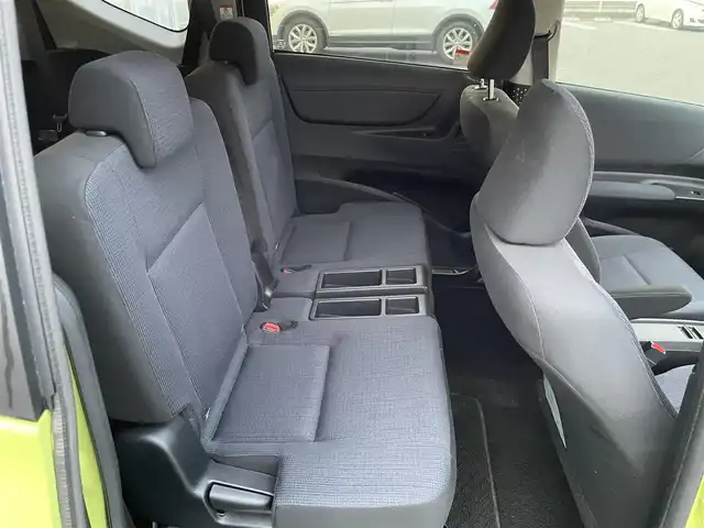 トヨタ シエンタ ハイブリッド G 岡山県 2016(平28)年 6.4万km エアーイエロー 純正ナビ/フルセグTV、CD、Bluetooth、AM、FM/ETC/ドライブレコーダー/両側パワースライドドア/トヨタセーフティセンス/・レーンディパーチャーアラート/・プリクラッシュセーフティ/・オートマチックハイビーム/横滑り防止装置/EV/ECOモード/バックカメラ/プッシュスタート/スマートキー/スペアキー/LEDライト/純正アルミホイール/純正フロアマット/衝突軽減システム