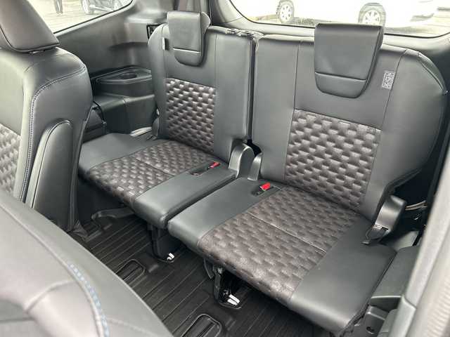 トヨタ ヴォクシー ハイブリッド S－Z 千葉県 2023(令5)年 2.3万km ホワイトパールクリスタルシャイン 純正ナビ　全方位カメラ　前後ドラレコ　両側パワースライドドア　パワーバックドア　追従式クルコン　オットマン　シートヒーター　純正フロアマット　ＥＴＣ２．０　ナノイーＸ　ＬＥＤヘッドライト　純正ＡＷ