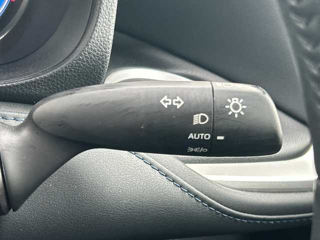 トヨタ ヴォクシー ハイブリッド S－Z 千葉県 2023(令5)年 2.3万km ホワイトパールクリスタルシャイン 純正ナビ　全方位カメラ　前後ドラレコ　両側パワースライドドア　パワーバックドア　追従式クルコン　オットマン　シートヒーター　純正フロアマット　ＥＴＣ２．０　ナノイーＸ　ＬＥＤヘッドライト　純正ＡＷ