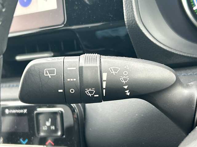 トヨタ ヴォクシー ハイブリッド S－Z 千葉県 2023(令5)年 2.3万km ホワイトパールクリスタルシャイン 純正ナビ　全方位カメラ　前後ドラレコ　両側パワースライドドア　パワーバックドア　追従式クルコン　オットマン　シートヒーター　純正フロアマット　ＥＴＣ２．０　ナノイーＸ　ＬＥＤヘッドライト　純正ＡＷ