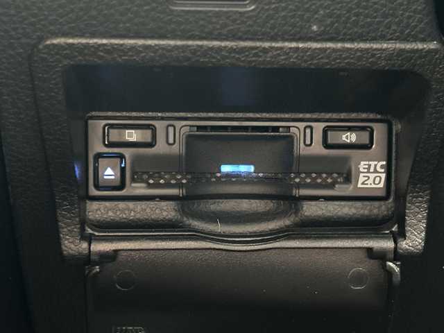 トヨタ ヴォクシー ハイブリッド S－Z 千葉県 2023(令5)年 2.3万km ホワイトパールクリスタルシャイン 純正ナビ　全方位カメラ　前後ドラレコ　両側パワースライドドア　パワーバックドア　追従式クルコン　オットマン　シートヒーター　純正フロアマット　ＥＴＣ２．０　ナノイーＸ　ＬＥＤヘッドライト　純正ＡＷ