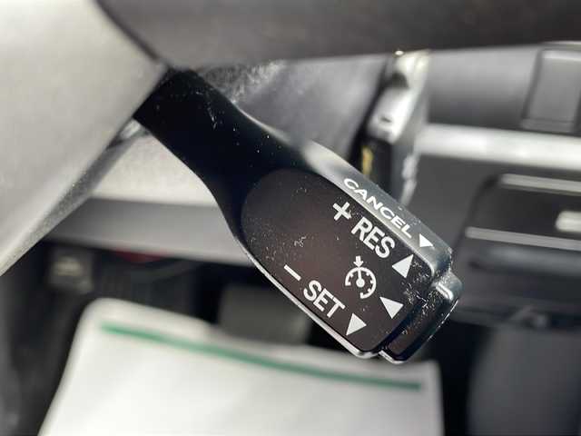 トヨタ ノア Si 長野県 2017(平29)年 3万km ホワイトパールクリスタルシャイン 純正9インチメモリナビ/・フルセグTV/・CD/DVD/・Bluetooth/バックカメラ/純正16インチアルミホイール/衝突被害軽減ブレーキ/車線逸脱警報/クルーズコントロール/オートマチックハイビーム/両側パワースライドドア/LEDヘッドライト/フォグランプ/オートライト/ウインカーミラー/電動格納ミラー/ステアリングスイッチ/ドライブレコーダー/ETC2.0/プッシュスタート/スマートキー/ドアバイザー/フロアマット